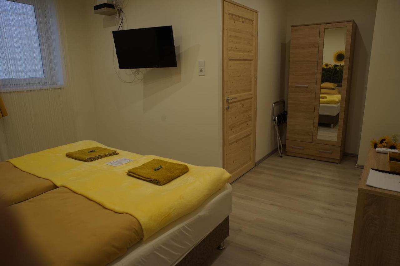 Csengo Vendeghaz Hotel กิชเกอเริช ภายนอก รูปภาพ