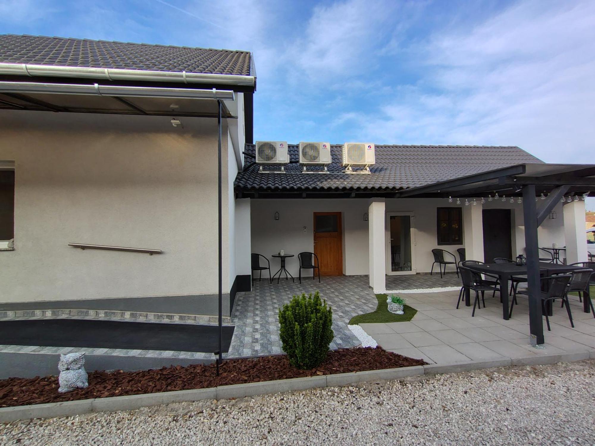 Csengo Vendeghaz Hotel กิชเกอเริช ภายนอก รูปภาพ